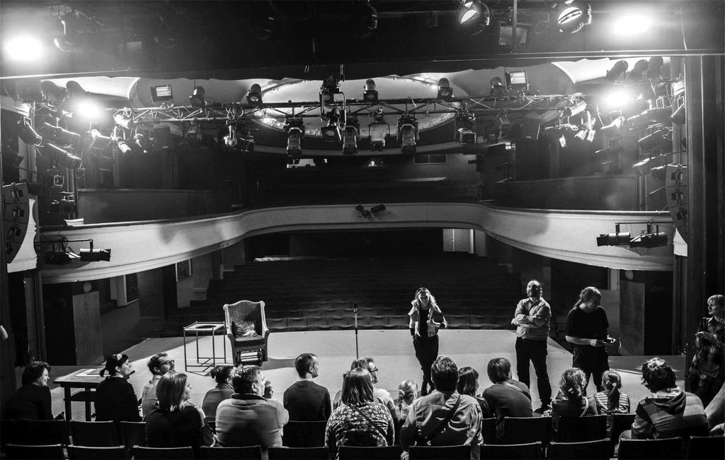 KLUB PATRONŮ V září 2015 zahájil svou činnost nový Klub patronů Divadla v Dlouhé, jehož prostřednictvím spojujeme naše diváky a fanoušky, pro které nekončí návštěva divadla závěrečným potleskem.