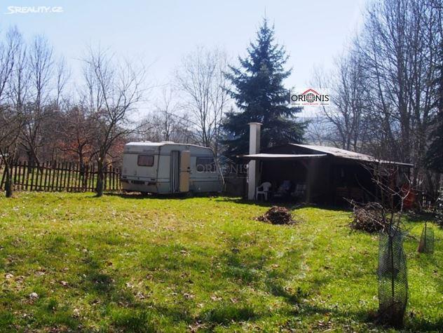 3) Rekreační chata Zlevněno, Nabídková cena: 370 000 Kč Původní cena: 390 000 Kč Lokalita: Stružnice, okres Česká Lípa Stavba: Dřevěná Podlaží: 1 Plocha zastavěná: 20 m2 Plocha pozemku: 539 m2 Popis: