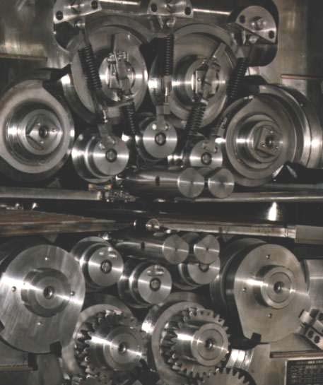 Metalurgické technologie Stránka 118 z 205 Obr. 9.5. Šesti válcová stolice (sexto) Obr. 9.6. Dvanácti válcová stolice Obr. 9.7.
