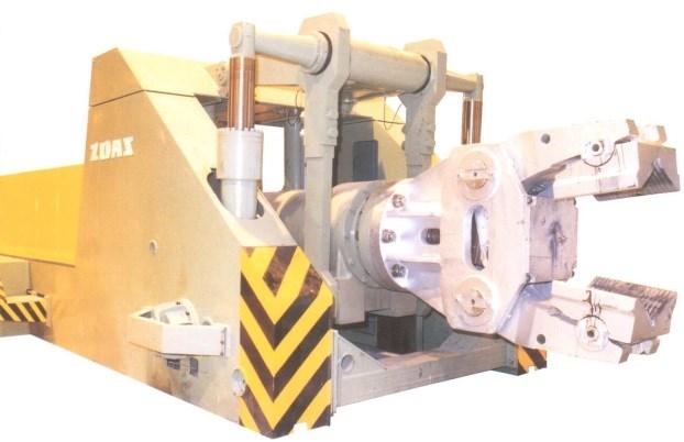Buchar tváří materiál pomocí kinetické energie, lis působí silou, která je vyvozována pomocí hydrauliky. Ke kování se používají různé typy univerzálních kovadel.
