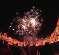 15. 12. / Smetanův dům Hudba pomáhá vánoční benefiční 18. 12. / Zámecké sklepení Vzpomínání na Václava Havla 24. 12. / Zámecké návrší Andělský Štědrý den koledování, Betlémské světlo, půlnoční bohoslužba 24.