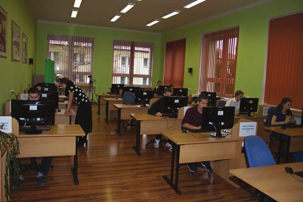 13. ŠKOLOU REALIZOVANÉ PROJEKTY FINANCOVANÉ Z CIZÍCH ZDROJŮ 1. V školním roce 2017/2018 byla schválena projektová žádost Šablony 2017.