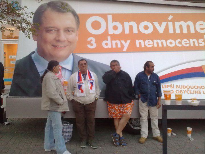 STRANA 3 TREFA ČERVEN 2010 Teplický prasečí chlívek ten se stal z náměstí Svobody v okamžiku, kdy Paroubek, z peněz daňových poplatníků opíjel své budoucí voliče.
