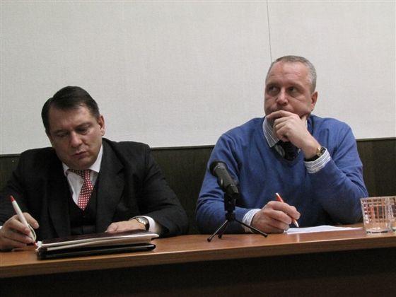 STRANA 7 TREFA ČERVEN 2010 SÁM SOBĚ SI POD SEBOU PODŘEZAL VĚTEV Tím myslím předsedu ČSSD Jiřího Paroubka.