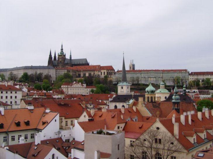 mladý občan. Byl bych tedy rozhodně přál vítězství sociální demokracii, ovšem bez lidí typu Paroubek-Benda.