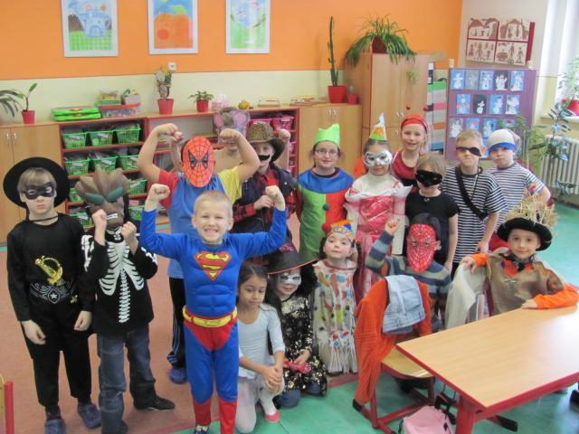 Masopust tanečníí zábava a průvod v maskách Únor 2012 Hynek la, Hromnice