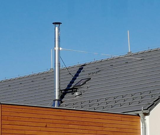 zpracování. Jednotlivé díly se skládají z vnitřní vložky podélně svařované z vysoce jakostní nerezové oceli tř. 1.