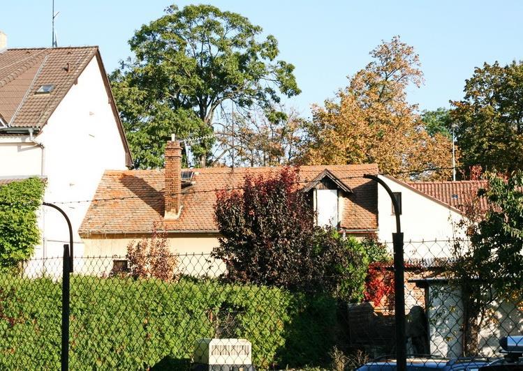 Záznam o prodeji srovnávané nemovitosti č. 2 1. Identifikace Prodej, Rodinný dům, 83 m 2, Mladoboleslavská, Praha Celková cena: 2.280.