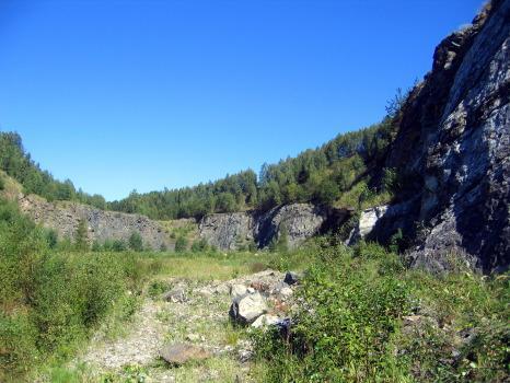 Byl zpracován plán péče, jenţ obsahuje všechny důleţité součásti. Dále bylo provedeno několik mineralogických průzkumů. Pruhové značení v několika místech chybí.