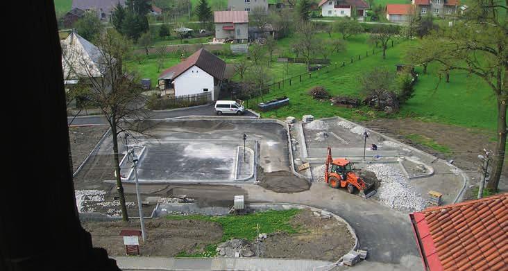 Na svém novém stanovišti bude připomínat památku 36 sovětských vojáků, padlých při osvobozování Staré Vsi, i místní oběti války. Kamenictví pana V.
