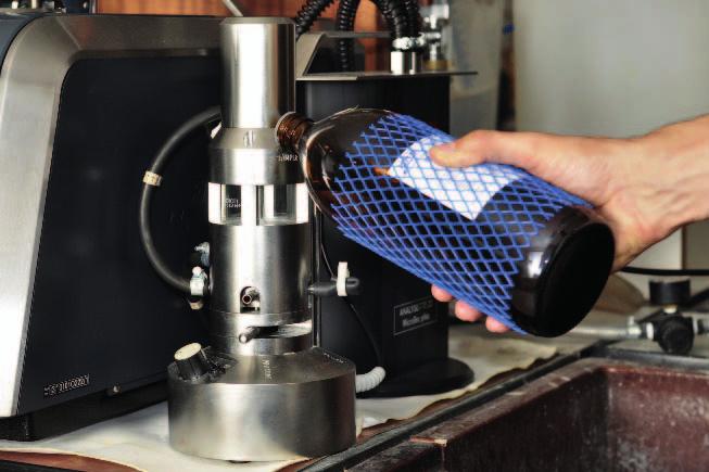 K123 Kkatedra materiálového inženýrství a chemie Obor V oblasti výuky klade katedra materiálového inženýrství a chemie důraz na získávání jak teoretických tak praktických znalostí.