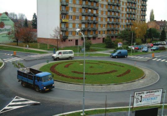 (SŠ) : ÚKOL 7 Napište, které typy křižovatek jsou