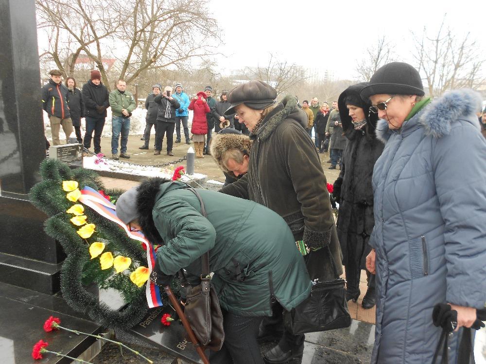 Ukrajina, Žytomyr Slavná březnová výročí Eva Řezníčková V úterý 6. března 2018 se krajané Žytomyrského spolku volyňských Čechů setkali s pietní výpravou z ČR na počest 75.