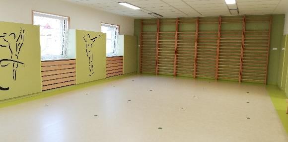 Dále jsou na škole odborné učebny pro fyziku, přírodopis, hudební výchovu, chemii, dílny a 4 učebny pro ICT.