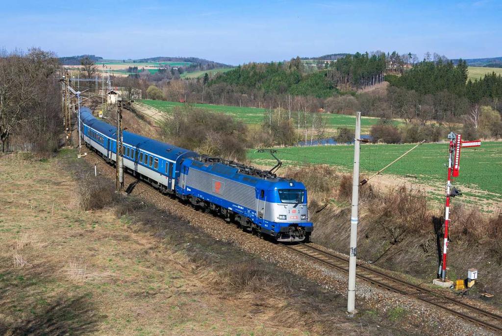 Lok. 380 mit Ex-Zug (Praha