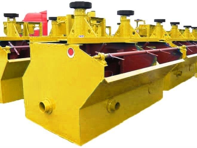 4) speciální flotační stroje. V současné době je vyráběno mnoho různých flotačních strojů. 2.3.1 Mechanické flotační stroje Základem promíchávání i provzdušňování rmutu je míchadlo.