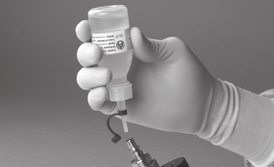 Péče a údržba Údržba a mazání Před údržbou se řiďte následujícími postupy: Číslo zboží Ruční násadec jednotky Compact Air Drive II 511.701 Dvojité vzduchové hadice Synthes 519.510 519.530 519.