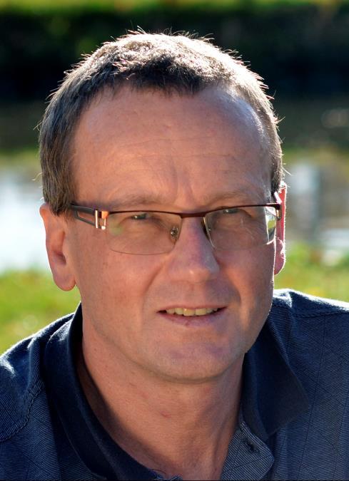 CURRICULUM VITAE Jihočeská univerzita v Českých Budějovicích (JU), Fakulta rybářství a ochrany vod (FROV), Jihočeské výzkumné centrum akvakultury a biodiverzity hydrocenóz (CENAKVA), Výzkumný ústav