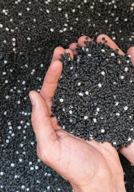 Vlastnosti konstrukčních materiálů Použité materiály Energetické řetězy se liší podle materiálů použitých pro články řetězu a pro příčky.