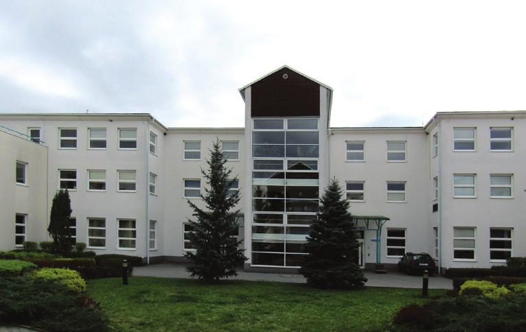 Realizovali jsme tak několik laboratorních experimentů a zaměřili jsme se v nich na redistribuci vlh kosti mezi dřevěnou stojkou s vyso kou počáteční vlhkostí a výplňovou tepelnou izolací s běžnou