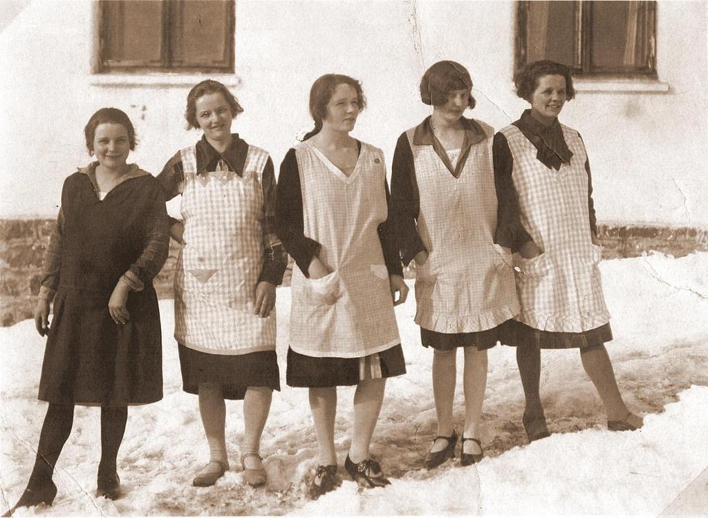 Dcery Josefa Kubáně v době, kdy jeho nejstarší dcera Otýlie v letech 1926-1930 jako