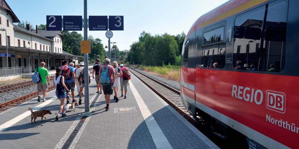a směřovat marketingové aktivity na co největší využívání veřejné dopravy v příjezdech do regionu a odjezdech z něj.