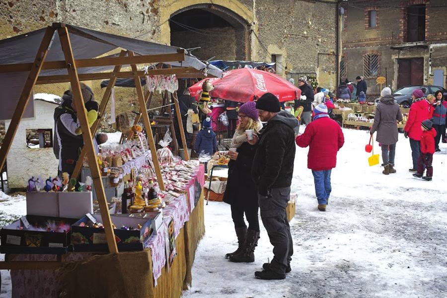 Přílepský zpravodaj www.velke-prilepy.cz ADVENT V OBCI Adventní trhy Na Statku Jako každý rok, tak i letos proběhly na Statku adventní trhy.