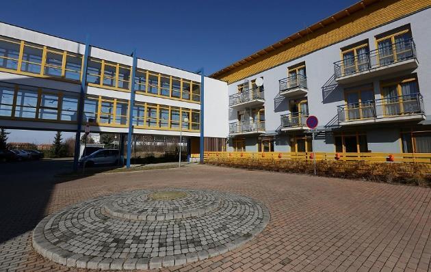 Pečovatelské služby Domov důchodců Roudnice n. L. Sámova 2481 413 01 Roudnice n. L. Centrum seniorů Mělník Fügnerova 3523 276 01 Mělník Senior Komplex s. r. o. 1.