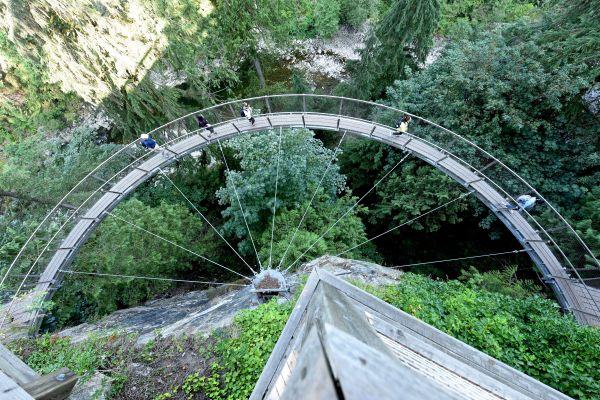 Vancouver Po ránu se vydáme s průvodcem objevovat pulzující město. Prohlídka bude uzpůsobena dle aktuálního počasí. Začneme v čtvrti Gastown, údajně nejstarší části města.