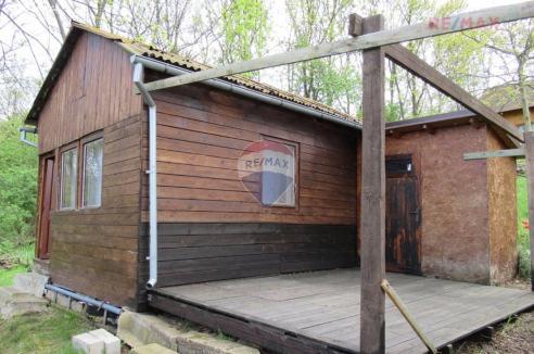 9) Rekreační chata Nabídková cena: 250 000 Kč Lokalita: Chbany - část obce
