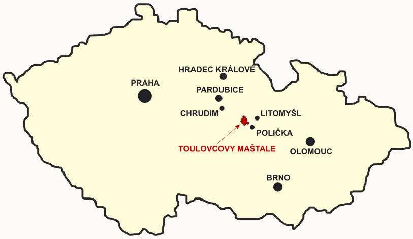 se od ní odklání a je tvořena rozvodnicí Novohradky a Voletínu (Borského potoka).