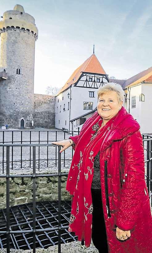 4 2. února 2018 Písecko a Strakonicko KRÁTCE Dopravu vcentru čeká omezení PÍSEK Kvůli stavebním pracím na Husově náměstí vpísku zde musí od následujícího týdne řidiči počítat somezením.