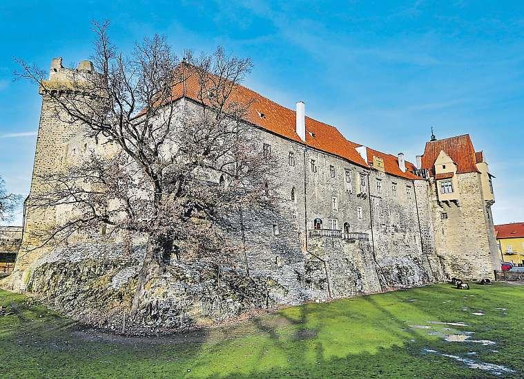 Díky stavebním úpravám se dále podaří zajistit,aby bylomožné všechny prostory nepřetržitě vytápět, takže budou moci být vprovozu celý rok.