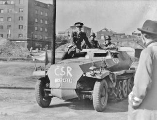 V Praze jednotka nadporučíka Neubauera používala kromě stíhačů tanků Hetzer od 5. května i HkL 6p ze Štefánikových kasáren Vládního vojska (označován jako Velká housenka ) a D 7p (ev. č.