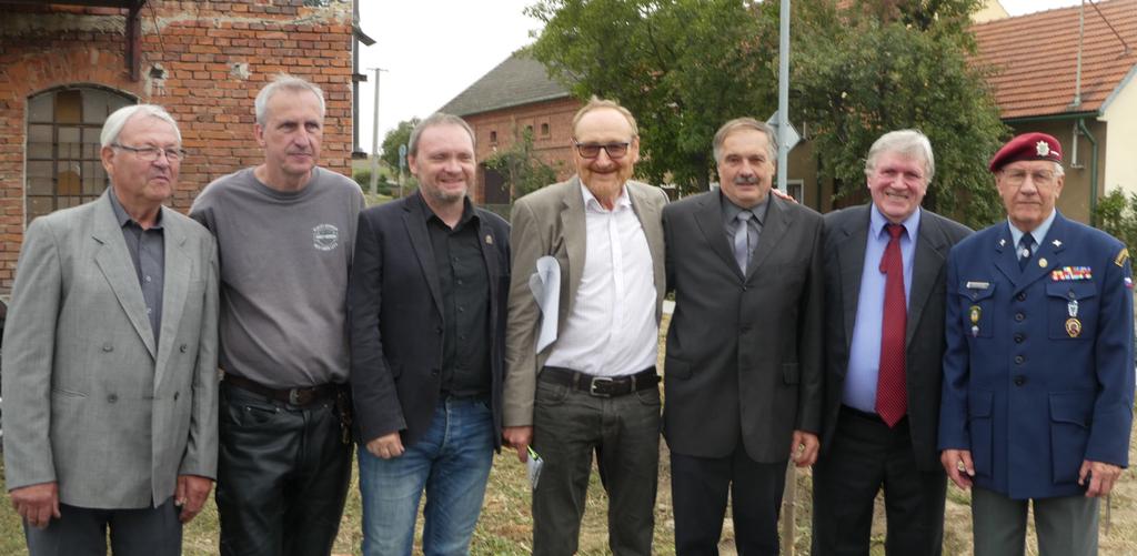 Spojeni úctou k historii CLAY-EVA: Jan Stockmann (Buchlovice), Jan Kratochvil (Muzeum českého a slovenského exilu, Brno), Jan Břečka (Moravské zemské muzeum, Brno), Ondřej Křižan-Hasilík (Marburg),