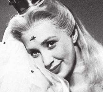 Na jedné módní přehlídce si milé modrooké blondýny všiml také Brňan, významný režisér Jiří Sequens. Nabídl Marii roli ve filmu Větrná hora (1955).