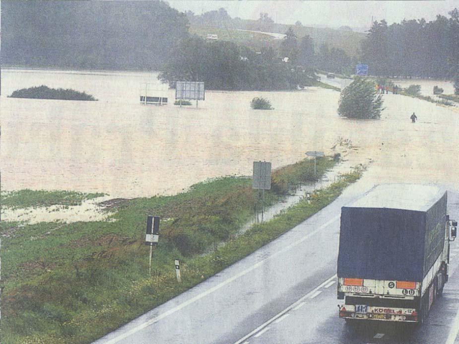 n leté vody Ochrana před povodněmi zvýšení retenční schopnosti území (poldry)