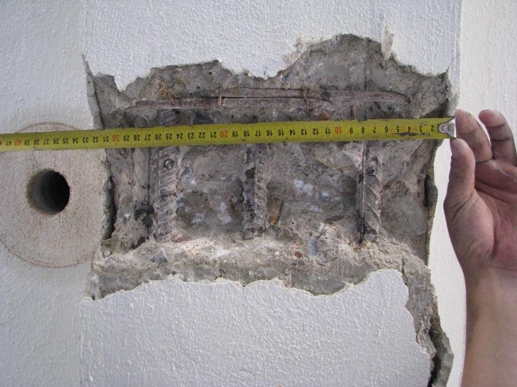 P_V_3 Sonda do stropního průvlaku mezi sloupy A-4 a B-4, sekaná v polovině rozpětí, detail na obr. 5.
