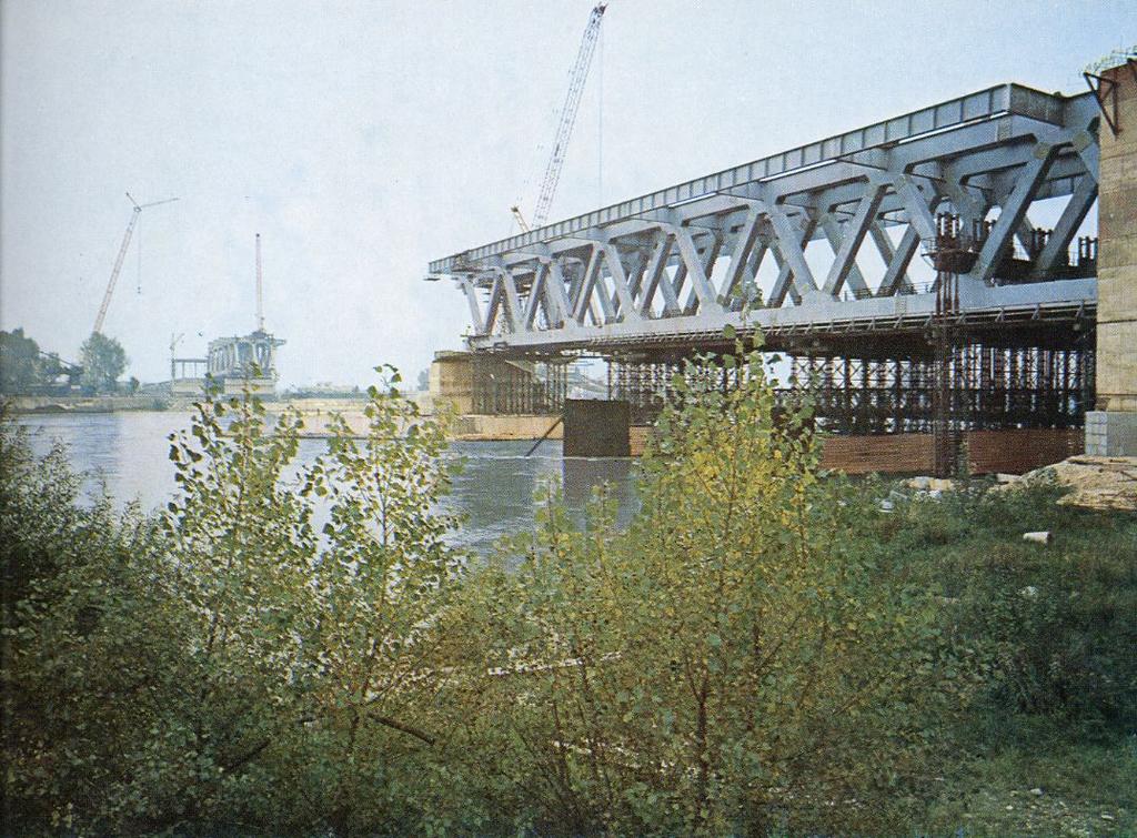 Dáničně-žeezniční most