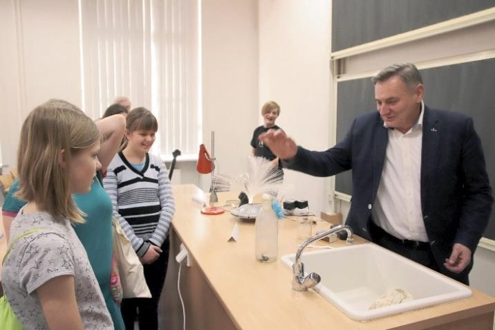 Odpoledne otevřených dveří a projektové dopoledne v GVM Tereza Hammerová Odpoledne 31. 1.