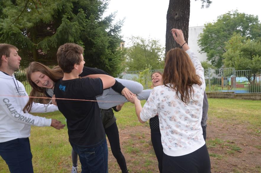 15. Další vzdělávání pedagogických pracovníků Dalšímu vzdělávání pedagogických pracovníků (DVVP) věnujeme pozornost, neboť přispívá ke zkvalitnění výuky a práce se žáky.