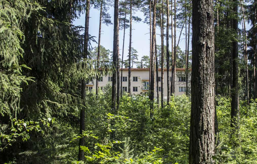 NÁVŠTĚVA DETENČNÍHO CENTRA A PRŮZKUM VNÍMÁNÍ UPRCHLÍKŮ V OKOLÍ BĚLÉ POD BEZDĚZEM KRYŠTOF KADLČÍK (16 LET) Úvod V roce 2006 vzniklo nedaleko Bělé pod Bezdězem zařízení pro zajištění cizinců.