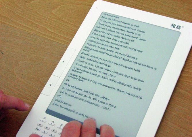 konverzní programy pro převod do jednotlivých formátů, ale do hry vstupuje také otázka ochrany a zabezpečení DRM. Pokud tedy např.