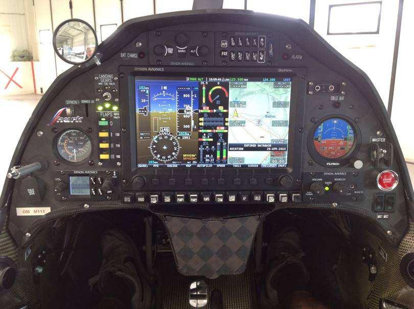 přístroj MiniEIS, Efis OBLO EFIS/EMS/GPS