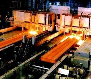 Výroba předvalků a návaznost válcování na plynulé odlévání V současné době se plynule odlévá velmi široký sortiment ocelí.