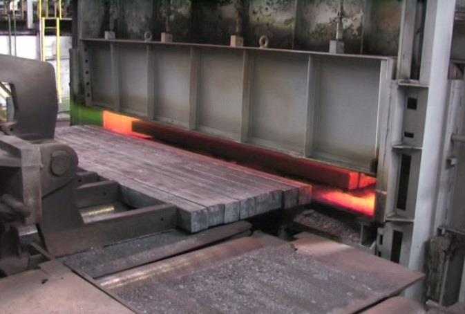 Válcování těžkých tvarových vývalků Hrubá Cross-country (HCC) trať (ArcelorMittal Steel Ostrava, a.s) Trať HCC (Hard Cross Country) svou produkcí pokrývá převážnou část komodity dlouhých výrobků.