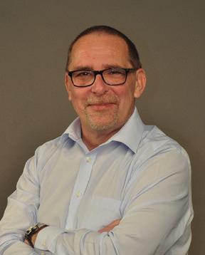 Současně se pro jejich rodiče mění některé věci, na které byli dosud v mateřské škole zvyklí, např. musí své děti omlouvat v souladu se školním řádem mateřské školy, pokud nedorazí do školy.