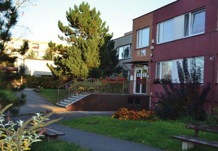 Mateřská škola Podsaďáček v Praze 12 Kontaktní údaje: adresa: Pod Sady 170/2 143 00 Praha 4 - Modřany tel. č.: 241 773 169 e-mail: mspodsady@seznam.cz web: mspodsady.webnode.cz ředitelka: Mgr.