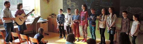 II. Projekt 4. třídy Prezentace knih o zvířatech V učebních plánu waldorfské školy pro 4. ročník najdeme také předmět člověk a jeho svět.