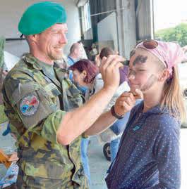 Její tatínek je totiž malíř Ašot Arakeljan, který původně pochází z Arménie a nyní žije s rodinou v Horním Němčí.